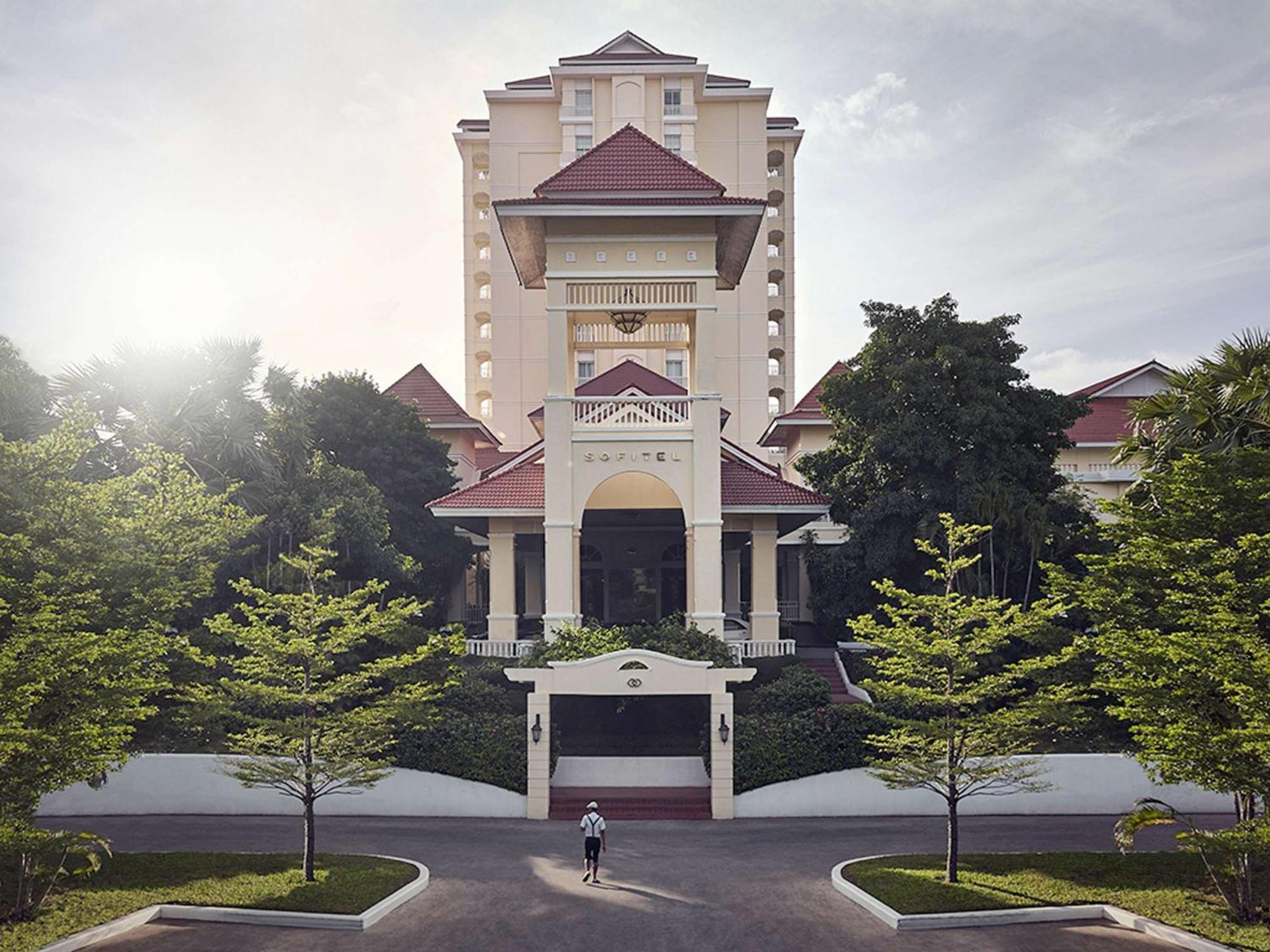 Sofitel Phnom Penh Phokeethra Hotel Exterior photo