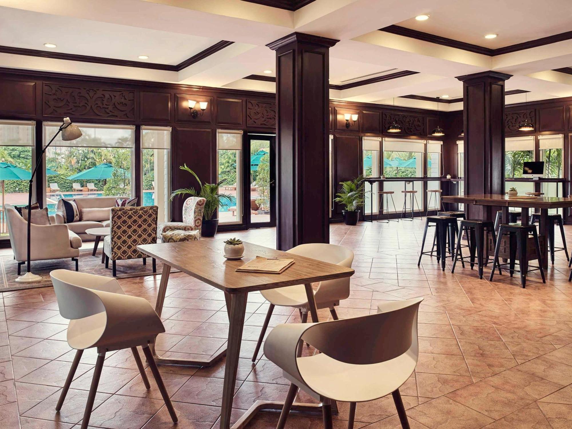 Sofitel Phnom Penh Phokeethra Hotel Exterior photo