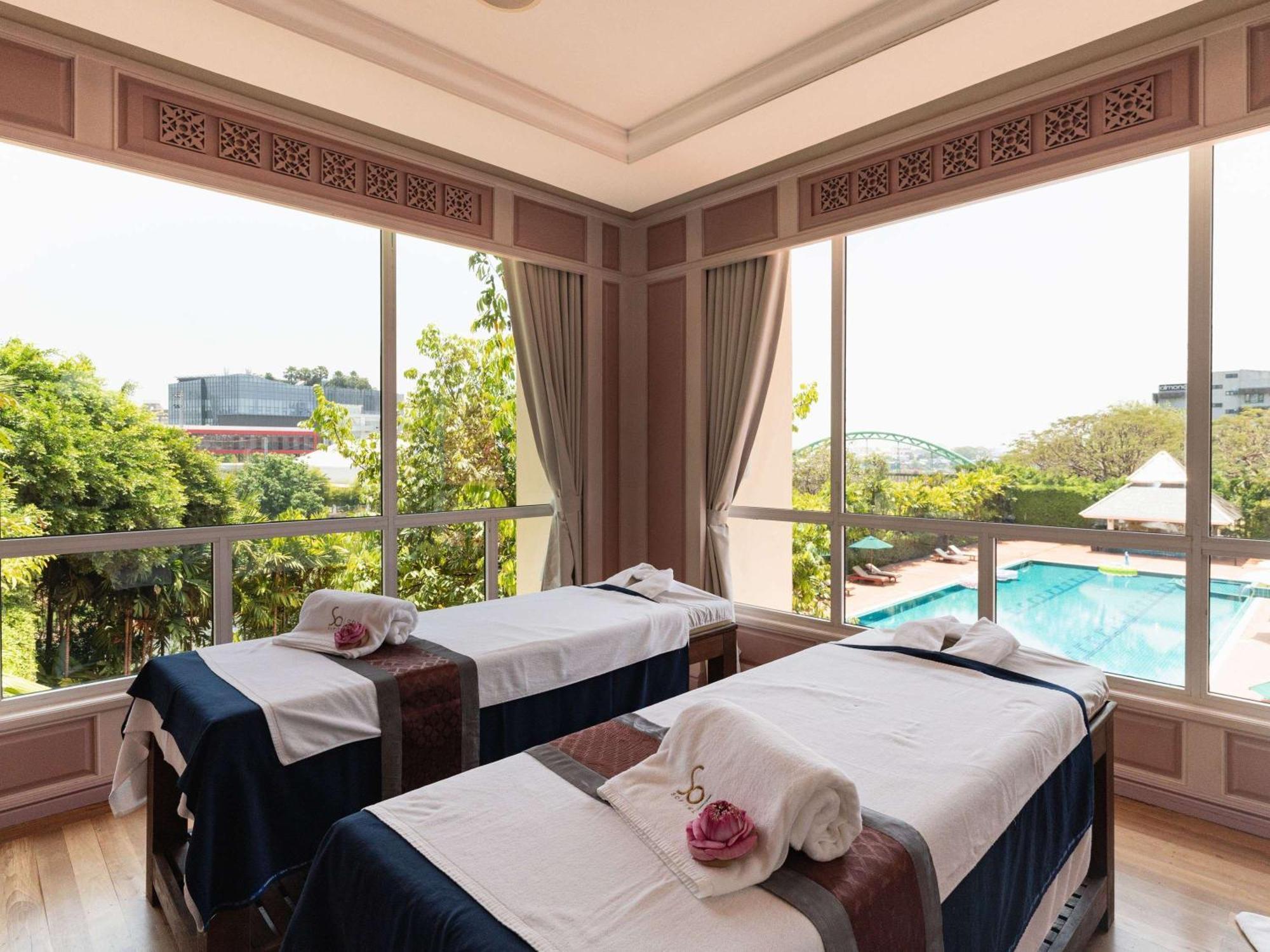 Sofitel Phnom Penh Phokeethra Hotel Exterior photo