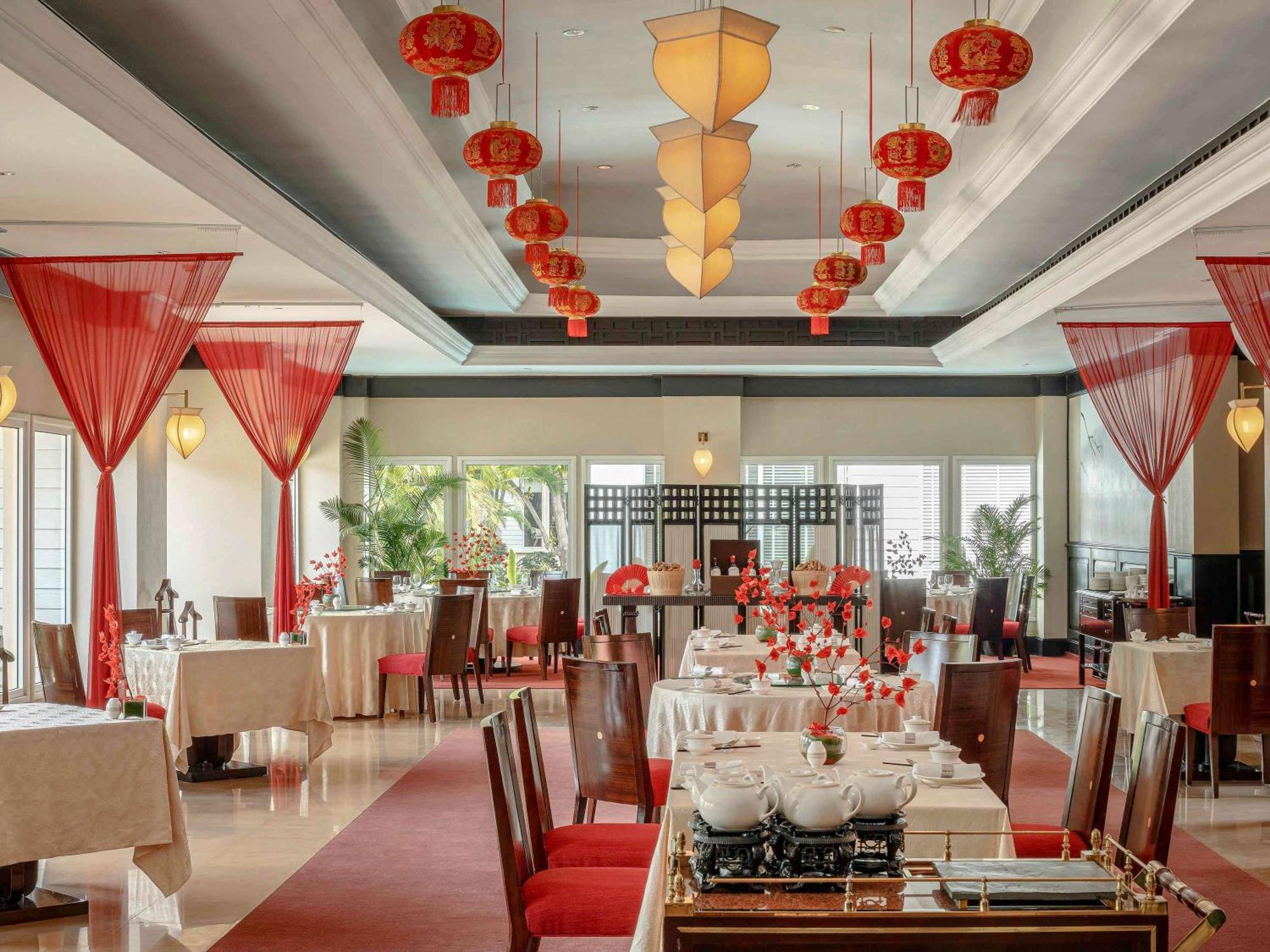 Sofitel Phnom Penh Phokeethra Hotel Exterior photo