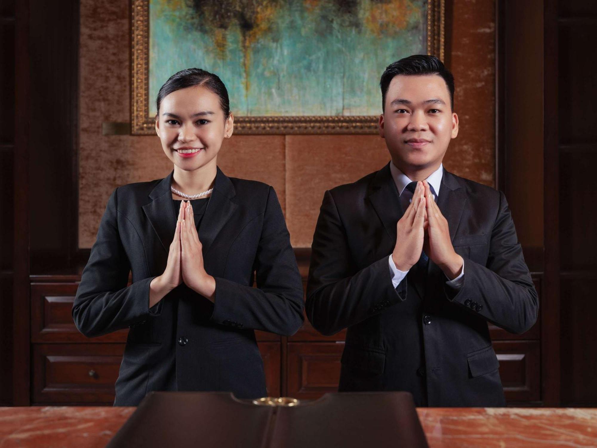 Sofitel Phnom Penh Phokeethra Hotel Exterior photo
