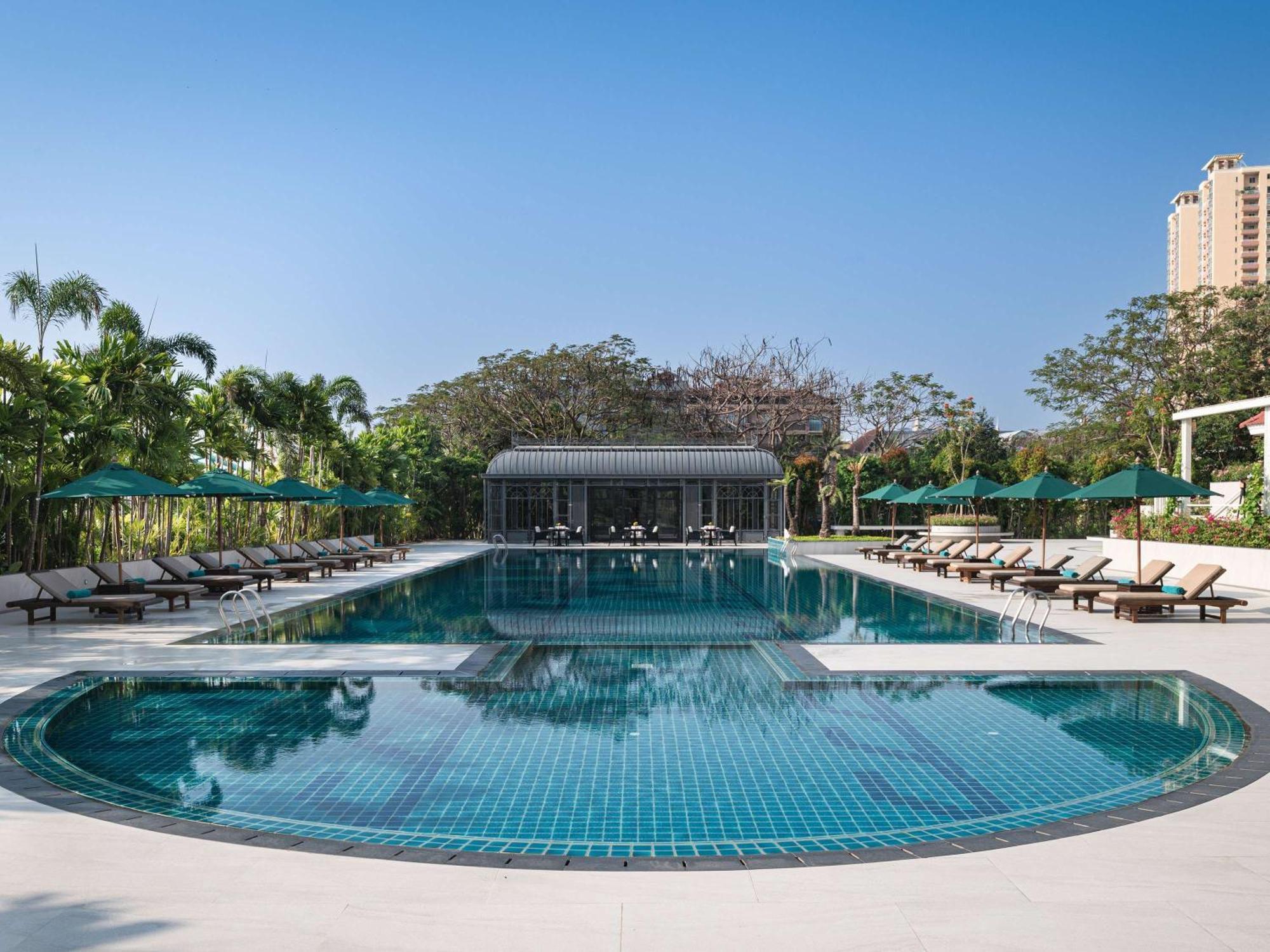 Sofitel Phnom Penh Phokeethra Hotel Exterior photo